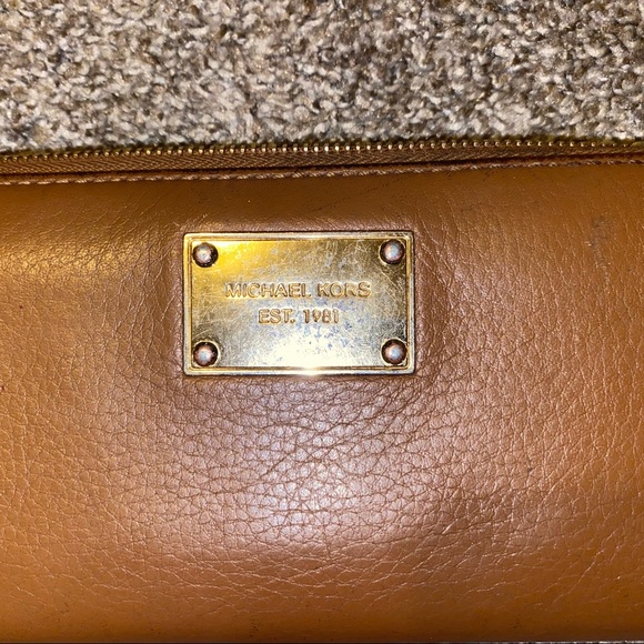 Michael Kors Wallet - Picture 5 of 6